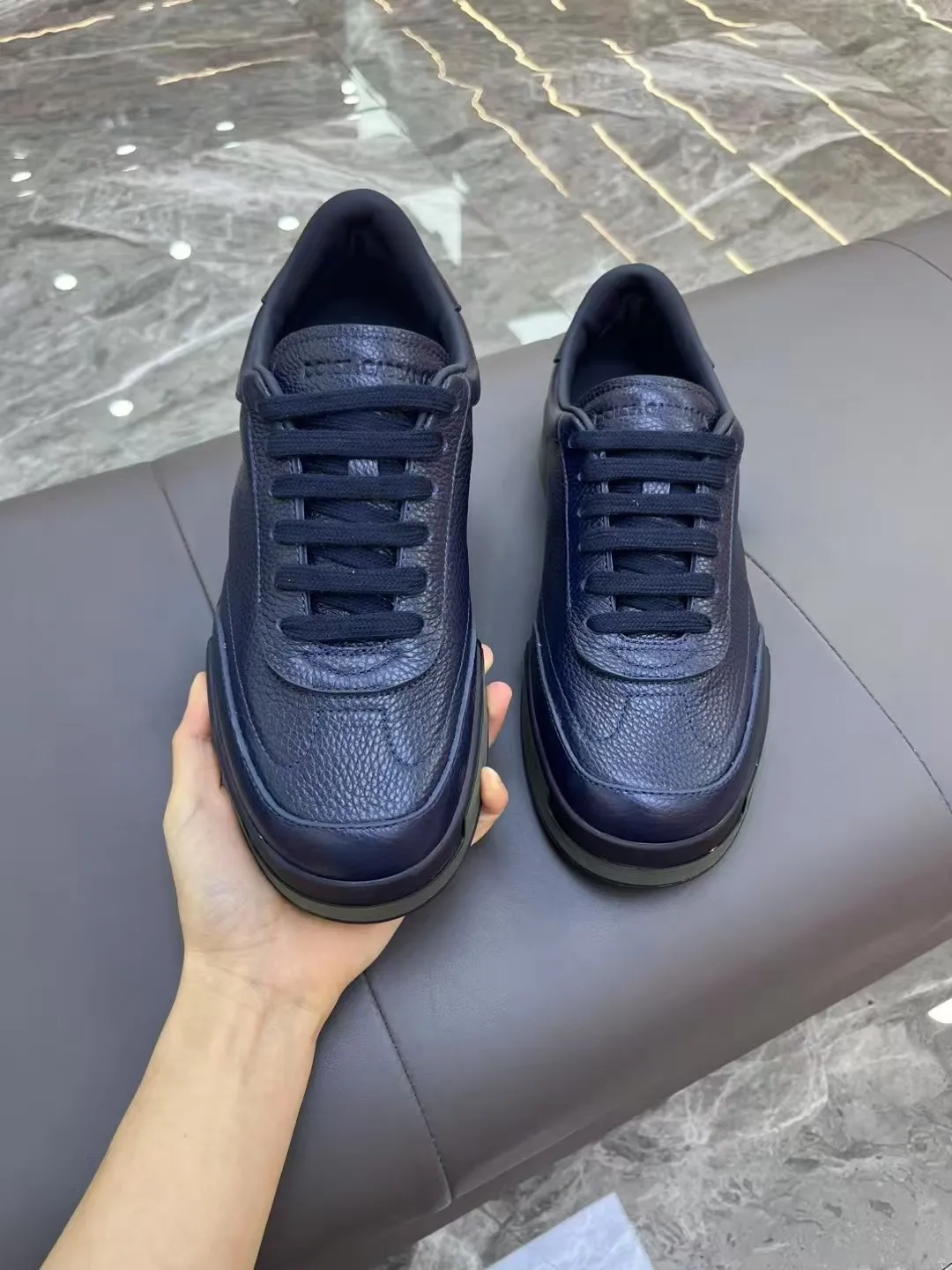 Men's shoes 💰460 [New style] 🐝🐝⚠️[DG] ⚠️High grade, top craftsmanship ⚠️Men's casual style, regular size 39 to 44 (45 can be customized ⚠️D &G Fashionable and casual style, unique design style! Fully original single-layer calfskin hollow design, inner calfskin latex back foot! Exclusive for summer! Original TPU outsole! Look at the details of the quality, and it can stand up to all kinds of tests!